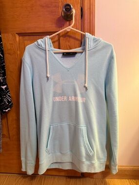 Under Armour Women’s Light Blue V-Neck Hoodie